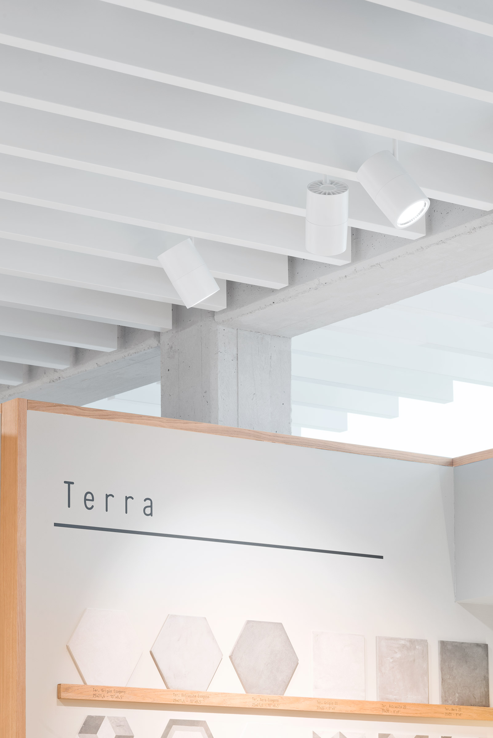 Showroom Marca Corona, Allestimento, progetto, interior, Deferrari Modesti