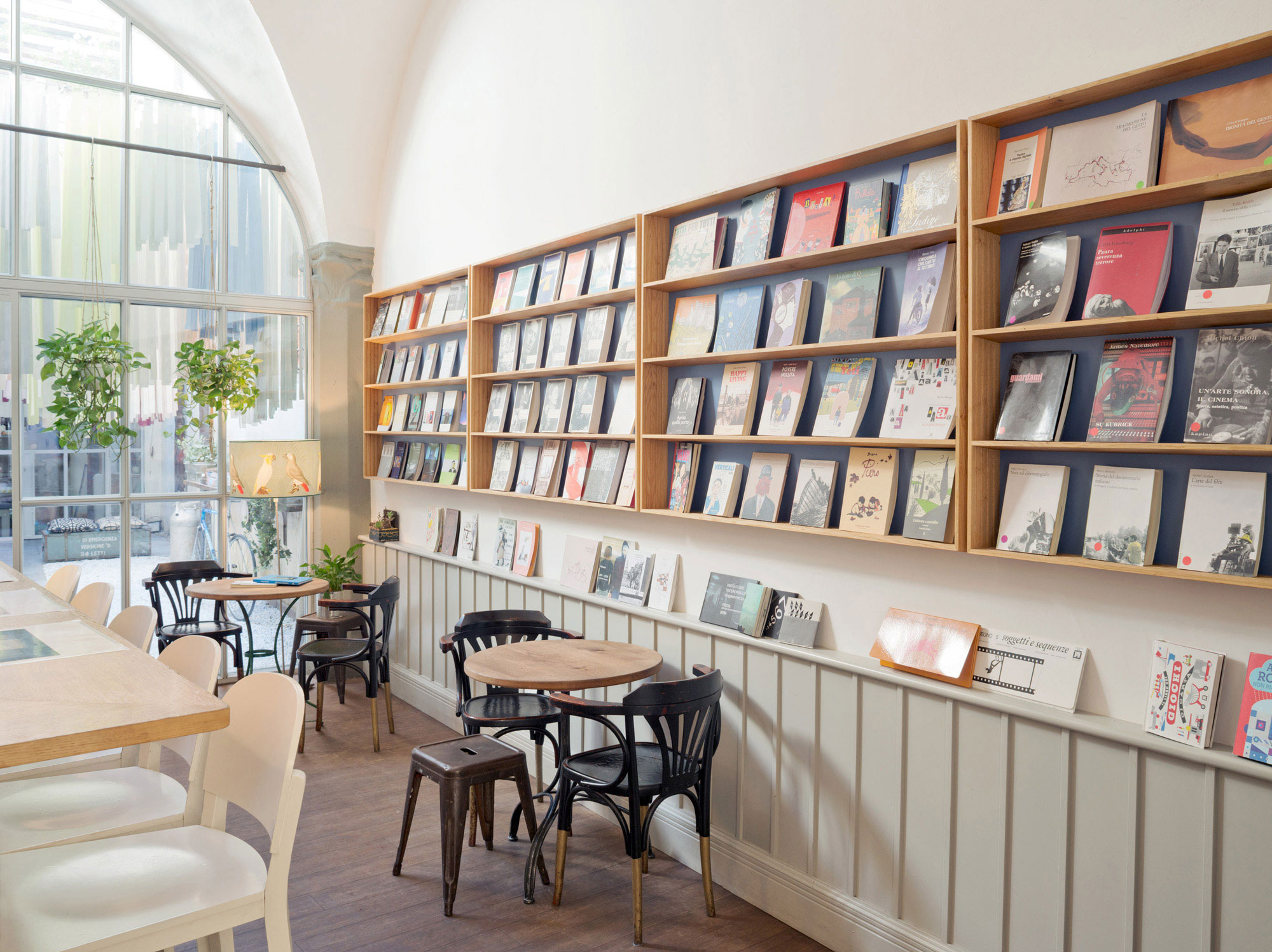 Libreria Brac, Firenze, Interni, bar, ritorante, libreria, progetto Deferrari Modesti