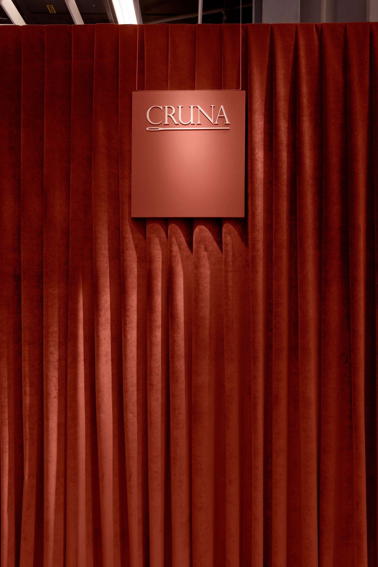 Cruna, Pitti Uomo 97, Fiera, Stand, Florence, Allestimento, Interior Design, Deferrari Modesti