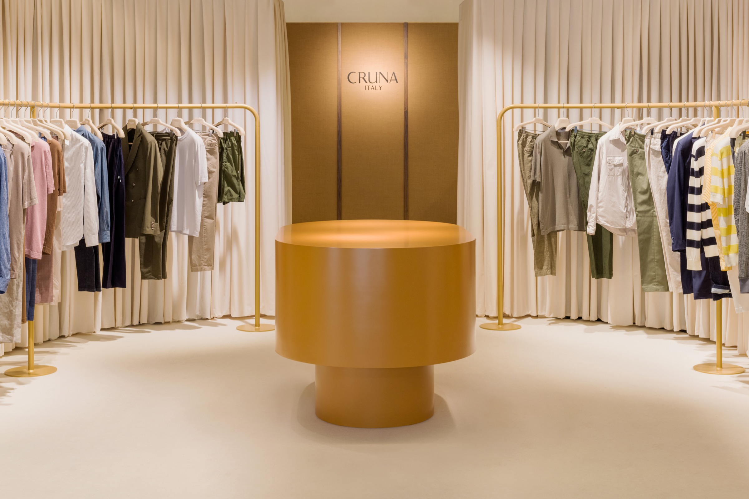 Cruna, Pitti Uomo, 2022, Allestimento, Deferrari Modesti