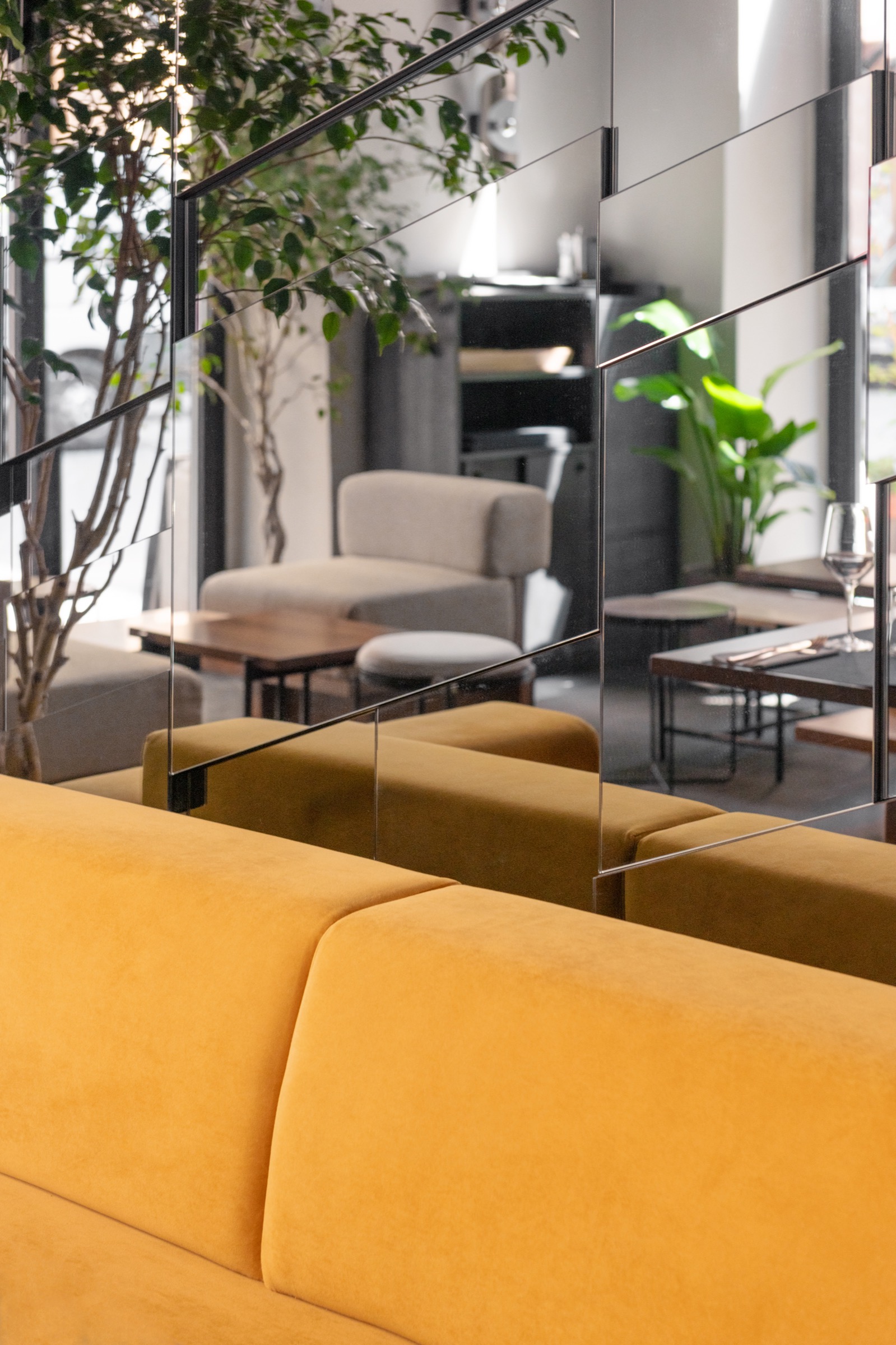 La Petite, Cocktail Restaurant, Interior Design, Deferrari Modesti