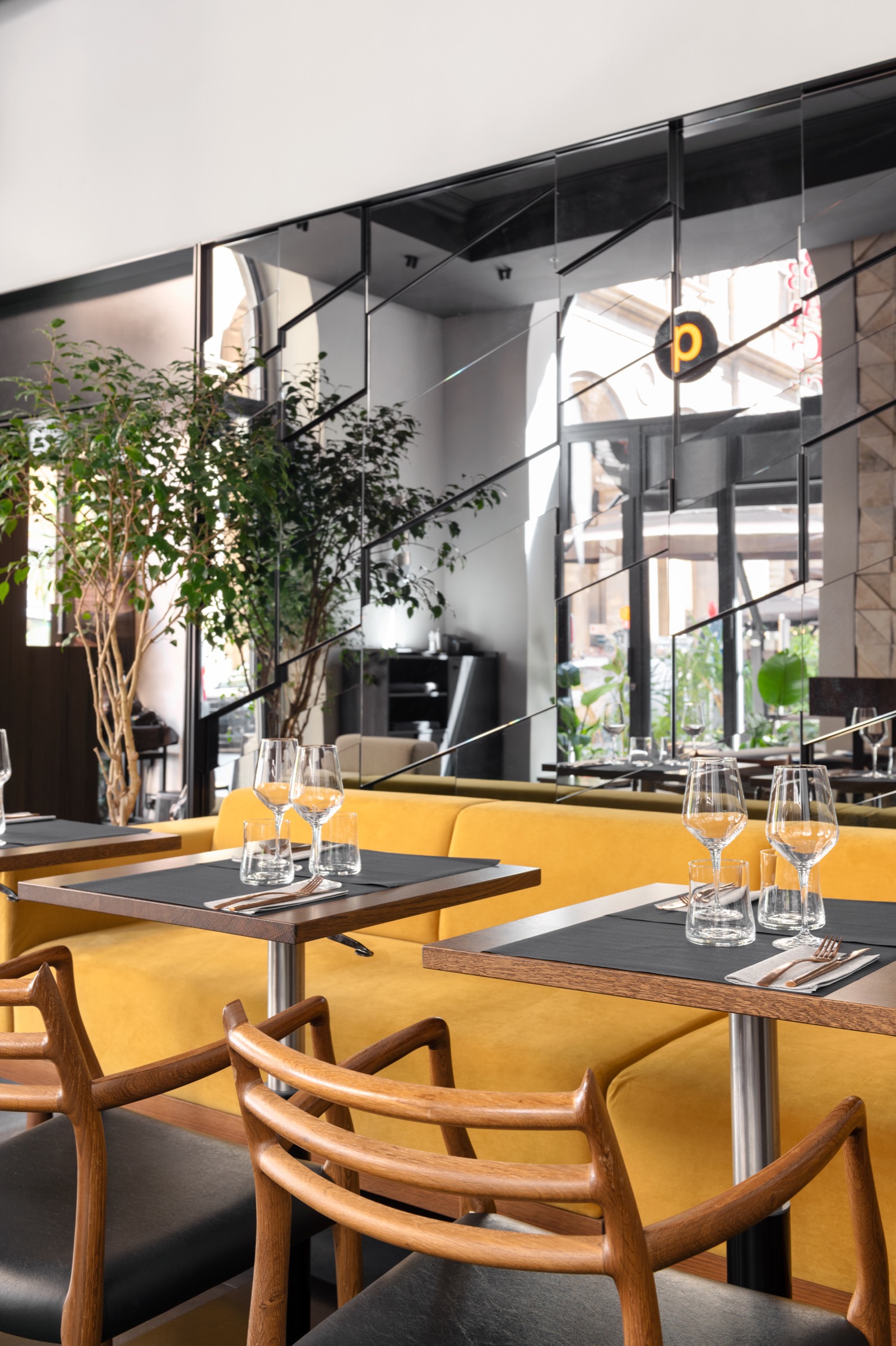La Petite, Cocktail Restaurant, Interior Design, Deferrari Modesti